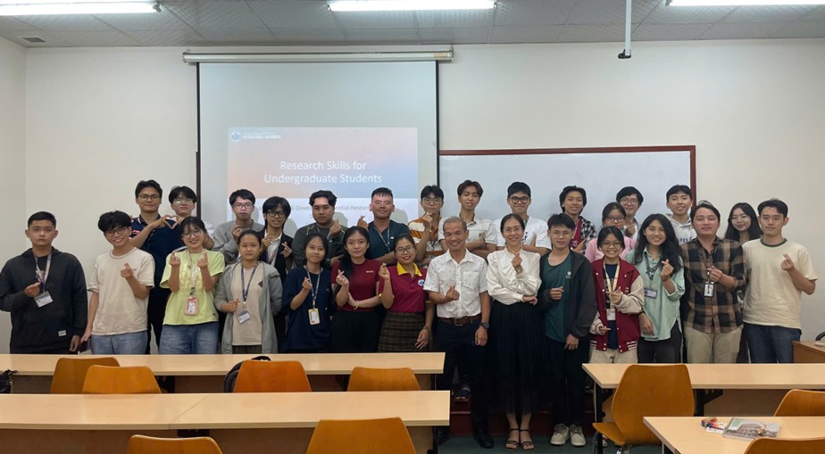 RECAP: SEMINAR-HƯỚNG DẪN KỸ NĂNG NGHIÊN CỨU CHO SINH VIÊN ĐẠI HỌC